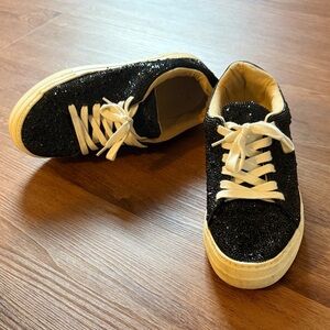 Sparkly Crystal Platform Sneakers
STYLE# SBBRET